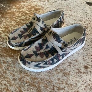 Gypsy Jazz slip on shoe aztec 8
